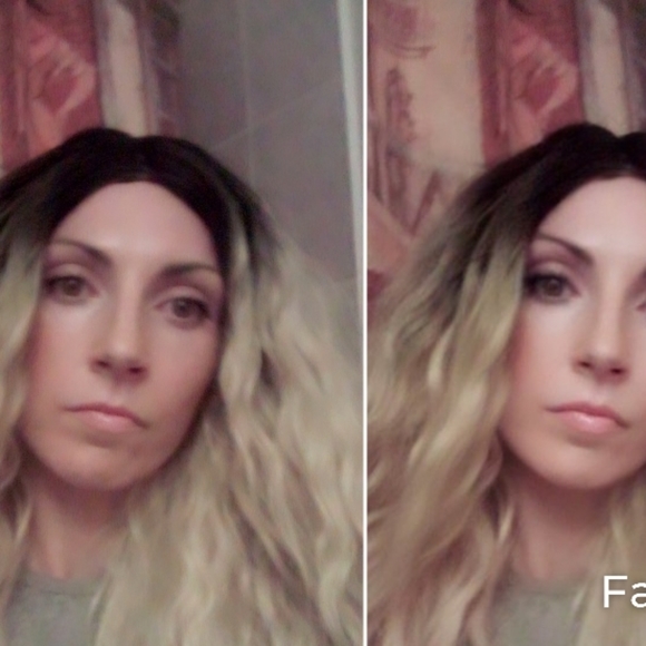 Mid length wavy blonde ombre wig - Picture 2 of 2